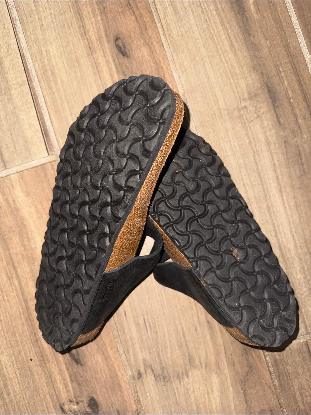 Birkenstock Black and Brown Gizeh-Style Contoured Sandals - Picture 6 of 8